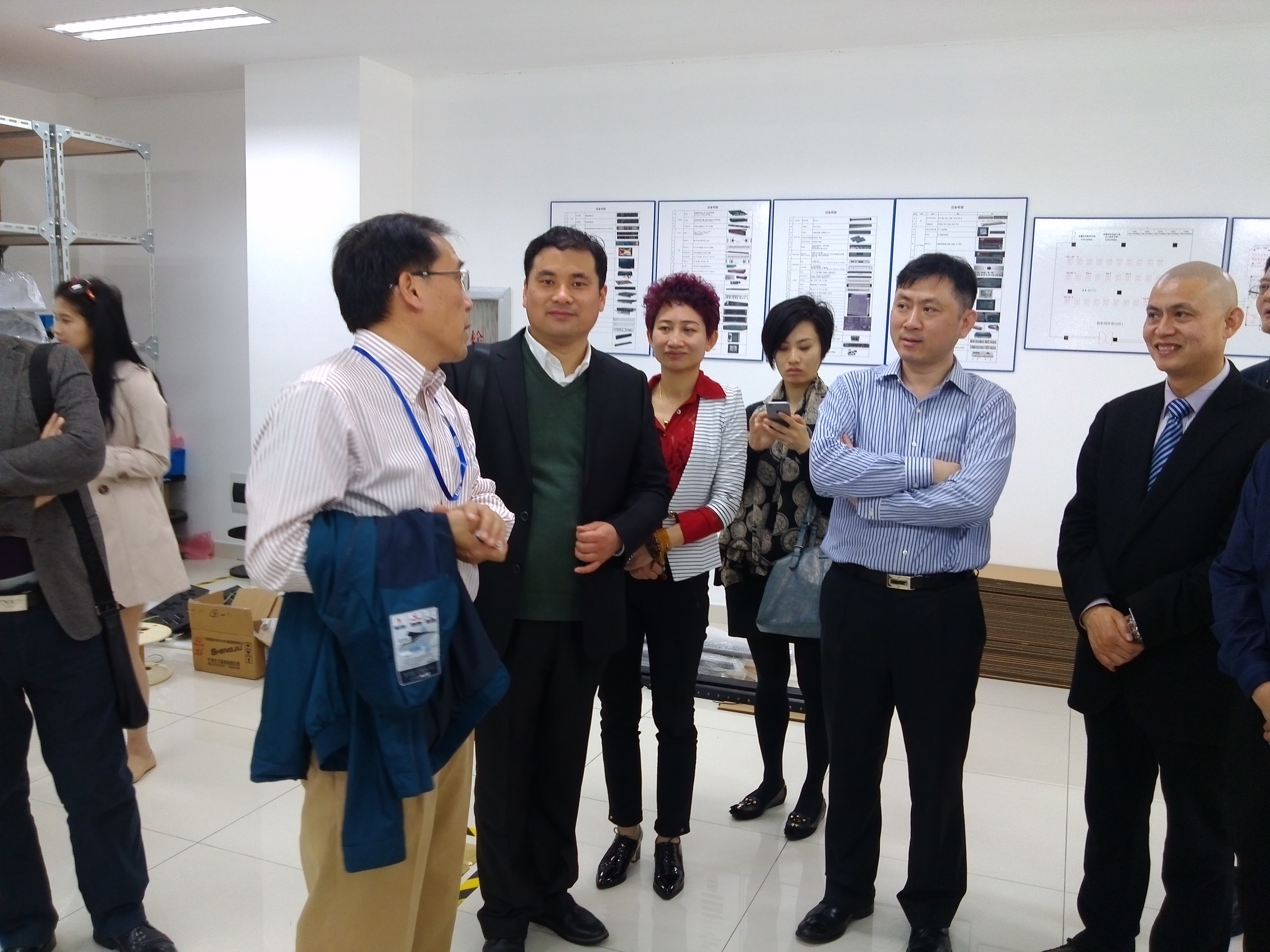 2015年初，上海市创智会为进一步加强联合会与会员企业的沟通交流，深入了解企业发展需求。上海市创智会会长申永兵、秘书长巫健与六位副会长单位一起走访了。安恒利集团、封霖集团、上海悦都装饰集团、常熟市正太纺织有限公司、上海璞泰来新材料有限公司等联合会会员单位。