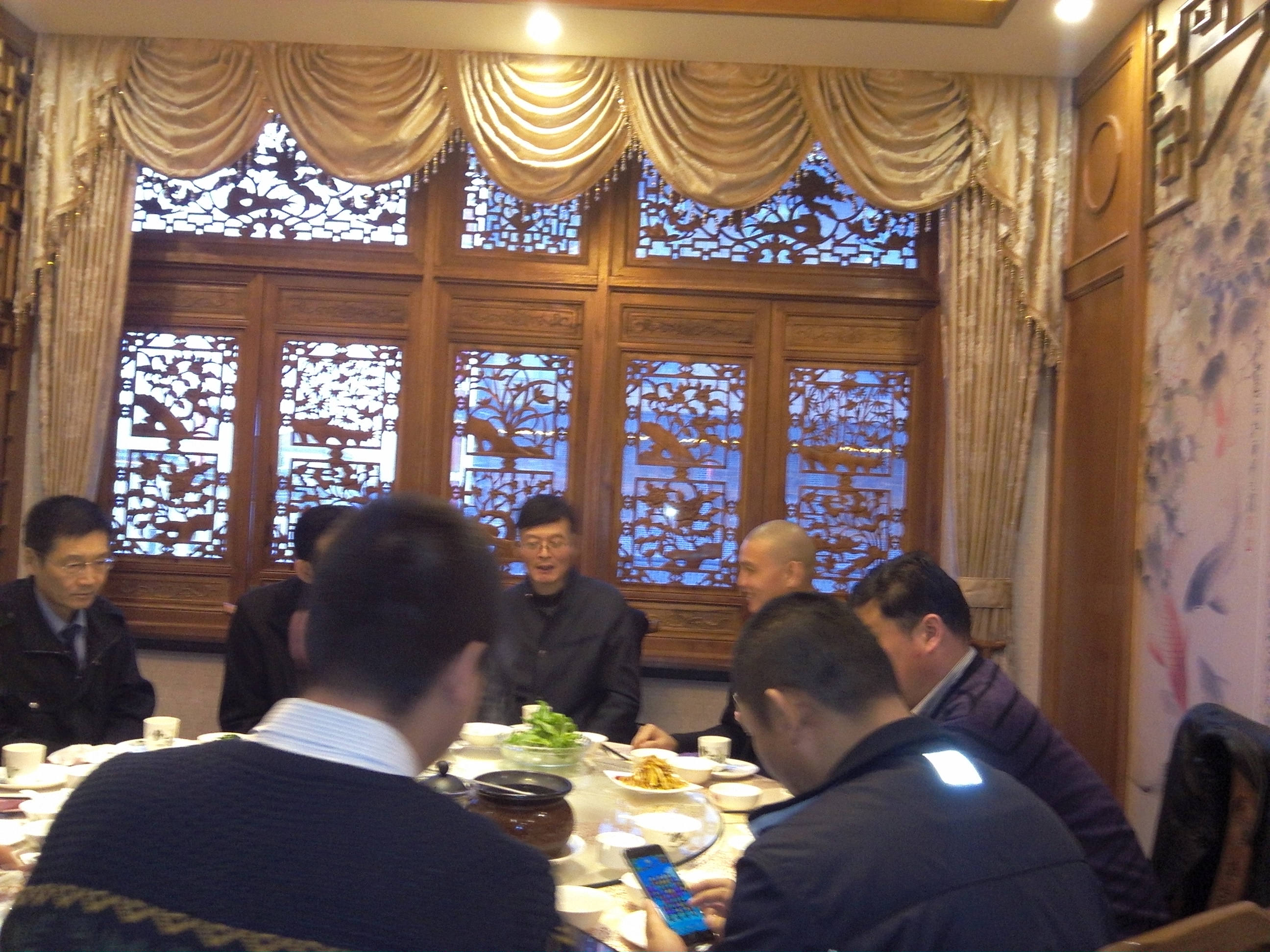  2015年3月18日，上海市创智会会长申永兵、秘书长巫健，创智会顾问邵元华、宋晶清等一起接待中国十佳孝贤王春来。