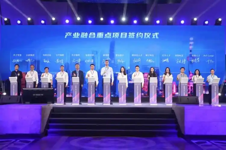 运用“AI+HR”模式，上海创新开发一批人工智能推介官岗位